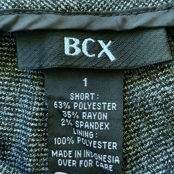 Cuffed black and white trouser shorts - Picture 3 of 3